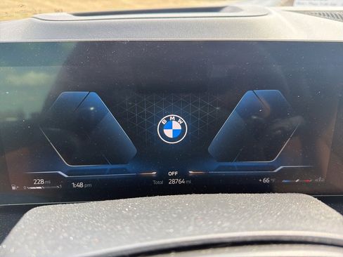 Used 2024 BMW X7 xDrive40i w/ Executive Package image 23