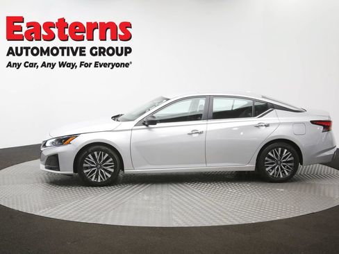 Used 2024 Nissan Altima 2.5 SV FWD image 58