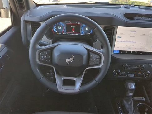 New 2025 Ford Bronco Outer Banks w/ Sasquatch Package image 5