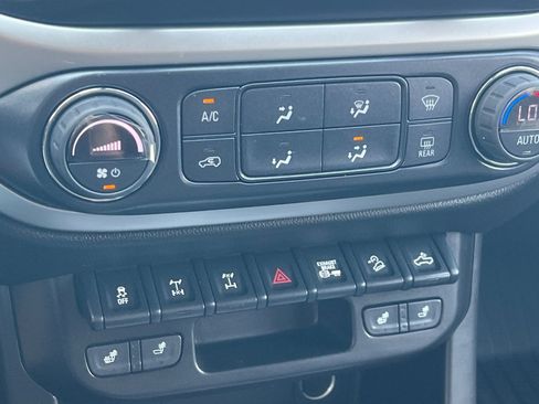 Used 2022 Chevrolet Colorado ZR2 AWD/4WD image 16