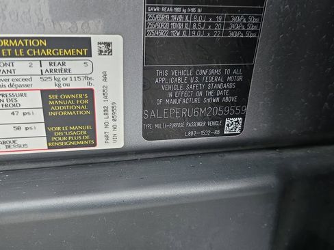 Used 2021 Land Rover Defender 110 SE image 36