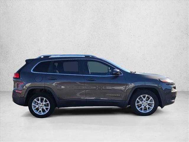 Used 2018 Jeep Cherokee Latitude Plus FWD image 4
