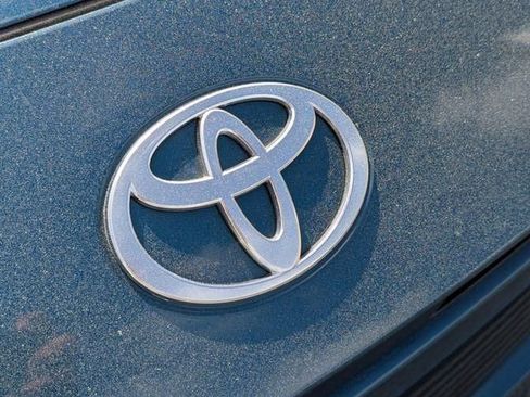 Used 2025 Toyota Camry LE w/ Convenience Package image 5