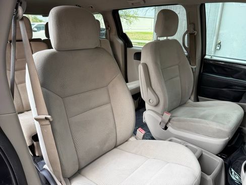Used 2016 Dodge Grand Caravan SE w/ Quick Order Package 29E SE FWD image 18