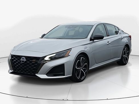 Used 2023 Nissan Altima 2.5 SR image 10