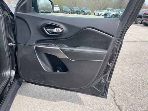 Used 2021 Jeep Cherokee Latitude Lux image 24