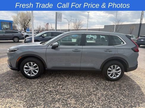 Used 2023 Honda CR-V LX image 3