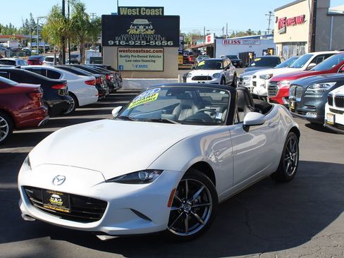 Used 2016 MAZDA MX-5 Miata Grand Touring RWD image 2