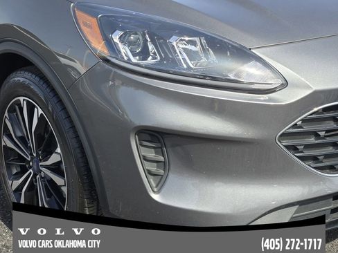 Used 2022 Ford Escape SE w/ SE Sport Appearance Package image 7