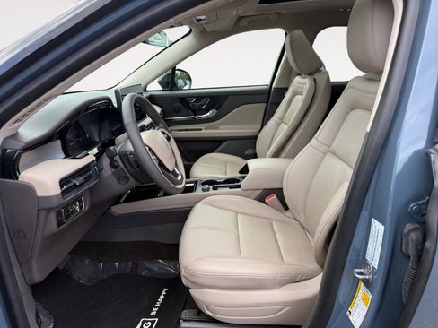 Used 2023 Lincoln Corsair Standard w/ Equipment Group 101A image 10