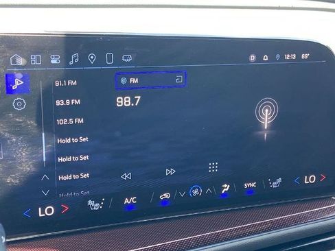 Used 2025 Chevrolet Traverse Z71 w/ LPO, Illumination Package AWD/4WD image 9
