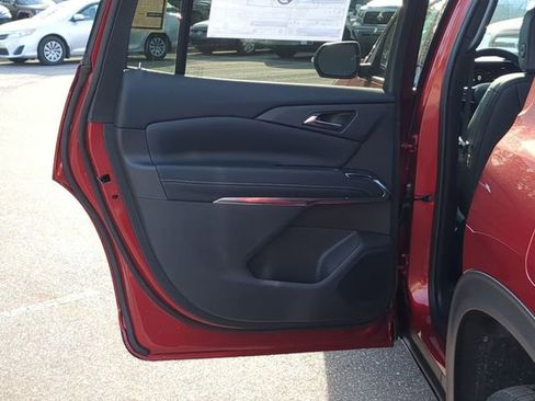 New 2026 Chevrolet Traverse LT w/ Driver Confidence Package image 35