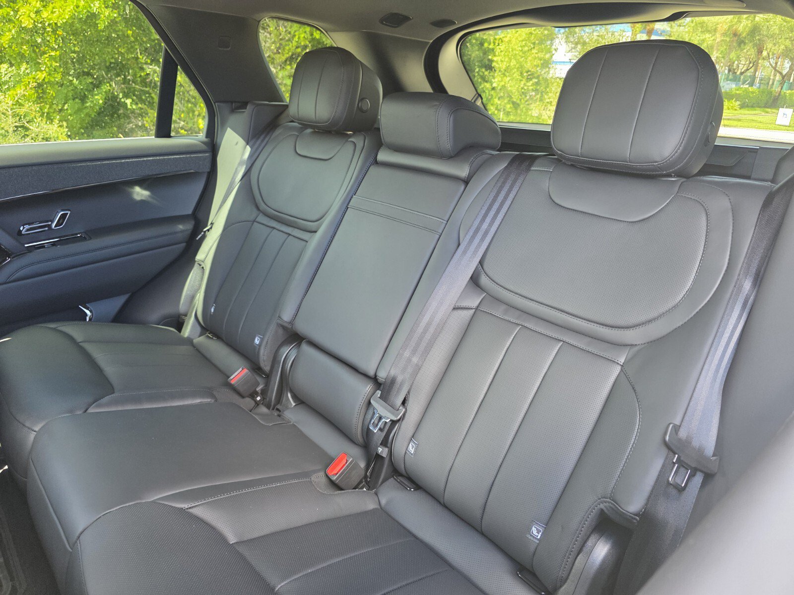 New 2027 Land Rover Range Rover Sport Dynamic SE AWD/4WD image 13