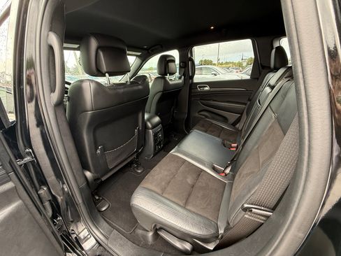 Used 2020 Jeep Grand Cherokee Altitude image 11