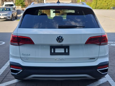 Certified 2022 Volkswagen Taos SE w/ Panoramic Sunroof Package image 27