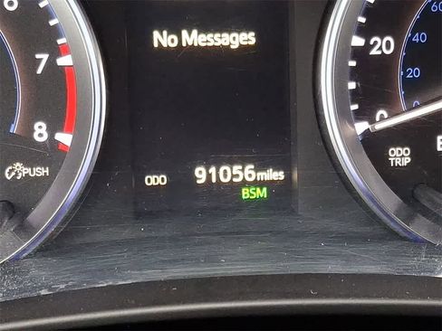 Used 2017 Toyota Highlander Limited Platinum image 22