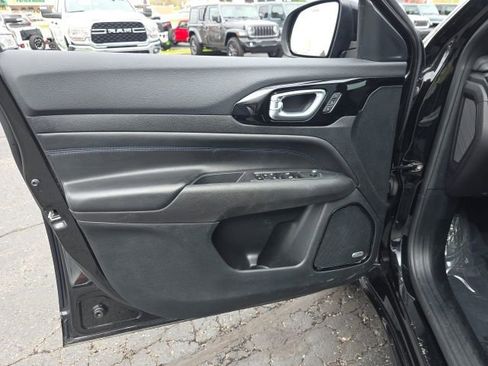 Used 2025 Jeep Compass Limited w/ High Altitude Package AWD/4WD image 11