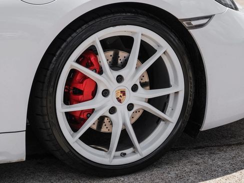 Used 2018 Porsche 718 Cayman S w/ Sportdesign Package RWD image 46
