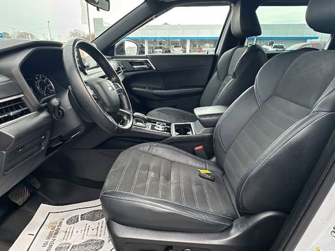 Used 2022 Mitsubishi Outlander SE image 10