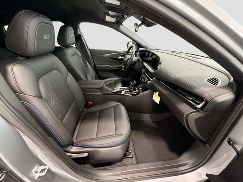 New 2026 Buick Envista Sport Touring w/ Convenience I Package FWD image 23