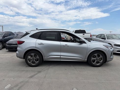Used 2023 Ford Escape ST-Line FWD image 3