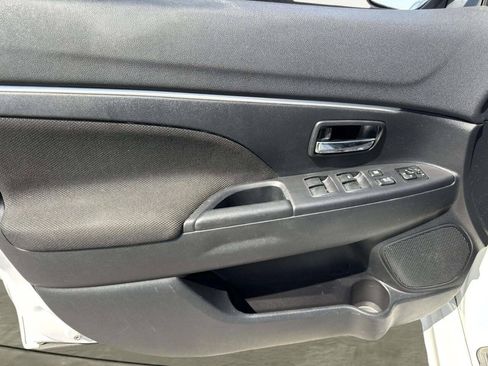 Used 2011 Mitsubishi Outlander Sport SE AWD/4WD image 12