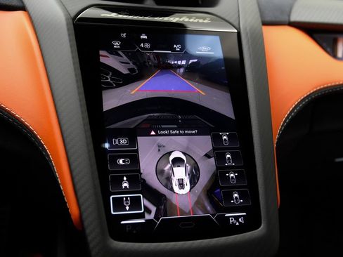 Used 2025 Lamborghini Revuelto AWD/4WD image 23
