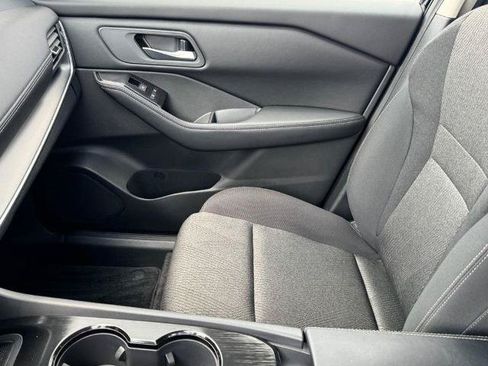 Certified 2026 Nissan Rogue SV FWD image 13
