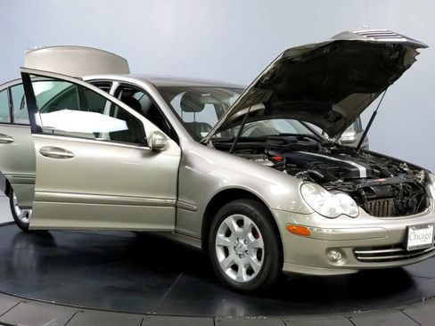 Used 2005 Mercedes-Benz C 320 4MATIC Sedan image 16