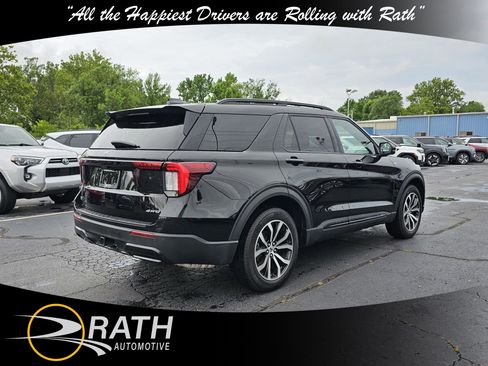 Used 2025 Ford Explorer ST-Line AWD/4WD image 6