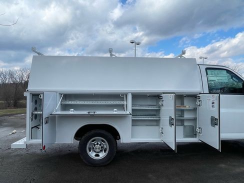 New 2026 Chevrolet Express 3500 w/ Power Convenience Package image 22