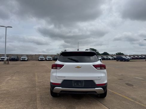 Used 2021 Chevrolet TrailBlazer LT w/ Convenience Package FWD image 18
