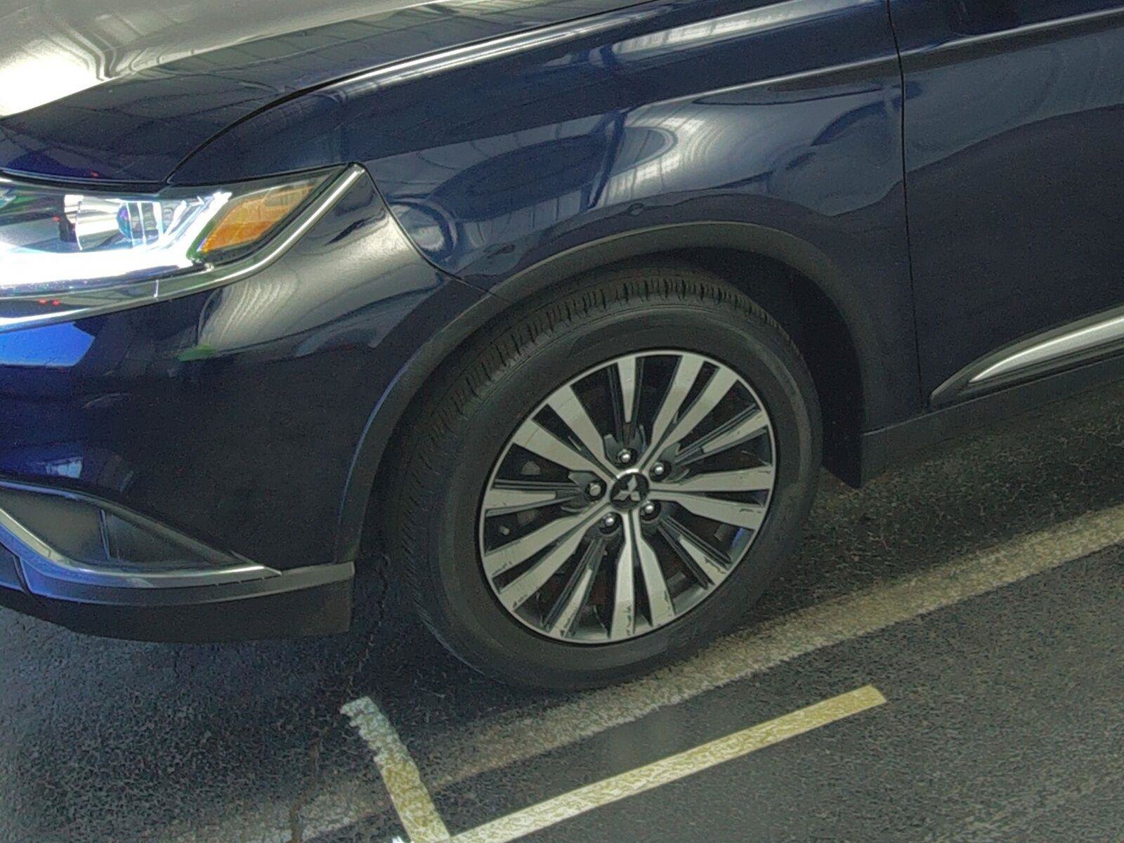 Used 2020 Mitsubishi Outlander FWD image 14