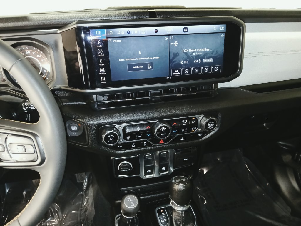 Used 2024 Jeep Wrangler Sport AWD/4WD image 15