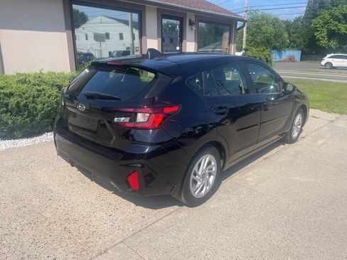 Used 2024 Subaru Impreza 2.0i AWD/4WD image 2