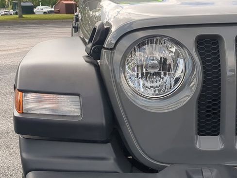 Used 2023 Jeep Wrangler Sport S image 10