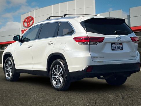 Certified 2019 Toyota Highlander XLE AWD/4WD image 5