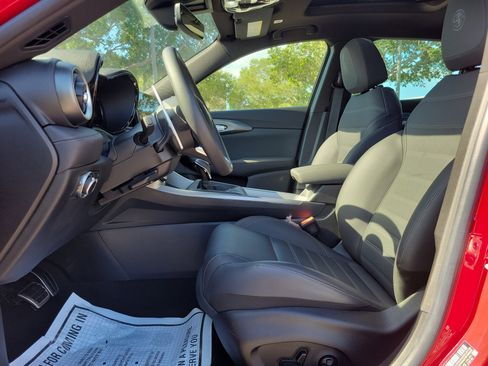 Used 2024 Alfa Romeo Tonale Veloce image 12