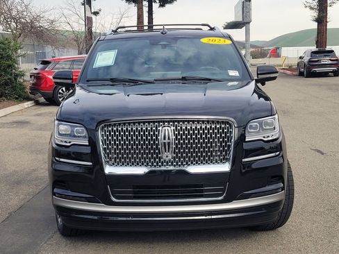 Used 2023 Lincoln Navigator Reserve image 2