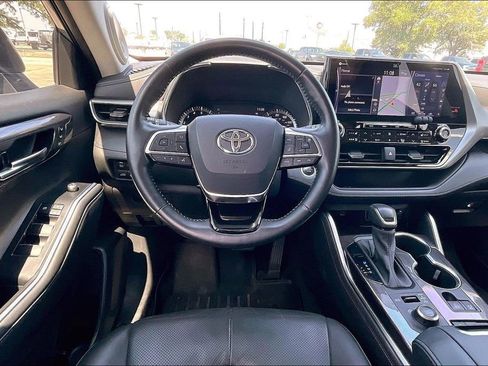 Used 2021 Toyota Highlander Platinum AWD/4WD image 8