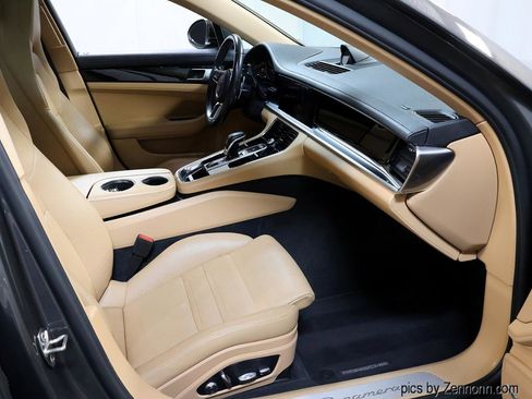 Used 2017 Porsche Panamera image 37