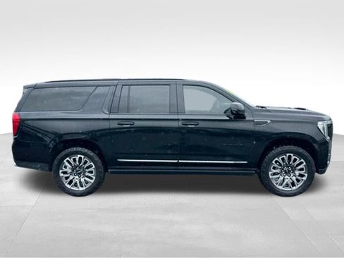 Used 2023 GMC Yukon XL Denali Ultimate w/ LPO, Floor Liner Package AWD/4WD image 9