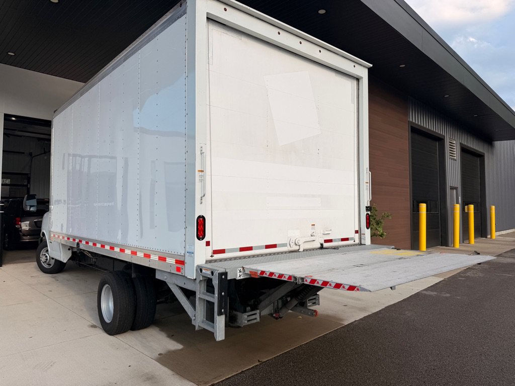 Used 2025 Chevrolet Express 4500 Extended w/ Power Convenience Package RWD image 19