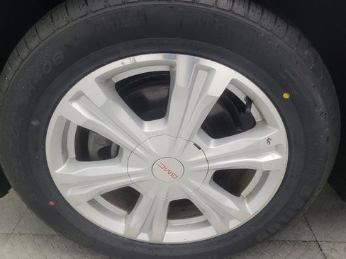 Used 2017 GMC Terrain SLE FWD image 31