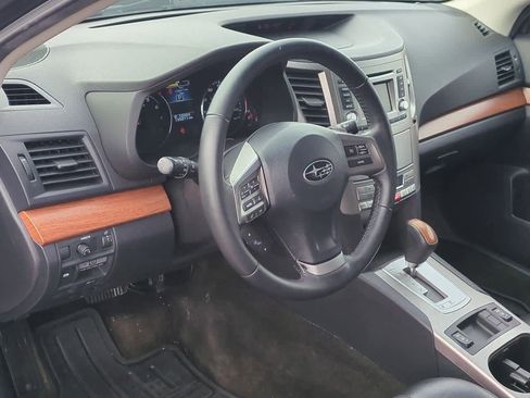 Used 2013 Subaru Outback 2.5i Limited w/ Moonroof Pkg image 2