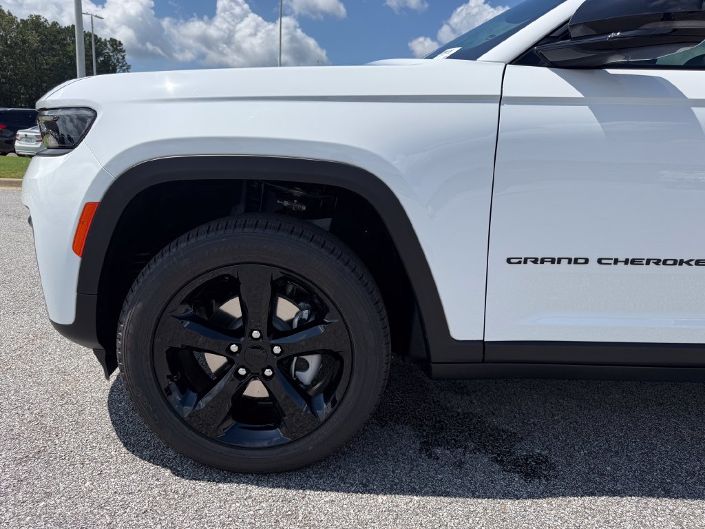 New 2026 Jeep Grand Cherokee Limited w/ Limited Altitude Package AWD/4WD image 24