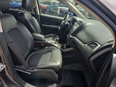 Used 2019 Dodge Journey Crossroad w/ Popular Equipment Group AWD/4WD image 19
