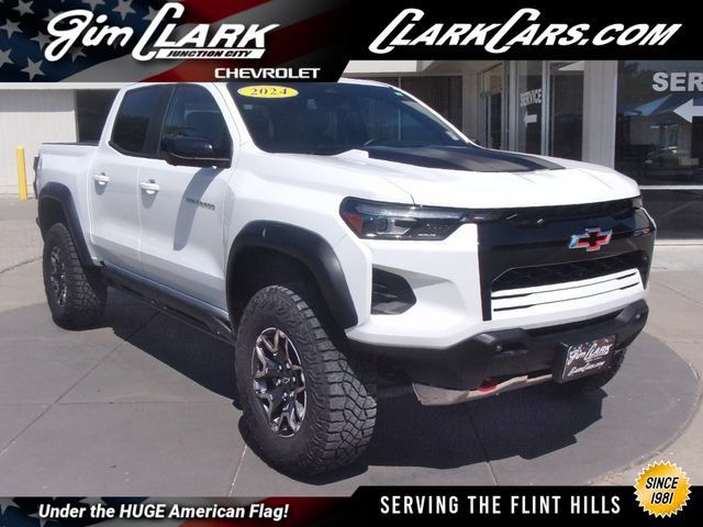 Used 2024 Chevrolet Colorado ZR2 w/ ZR2 Convenience Package III AWD/4WD image 1