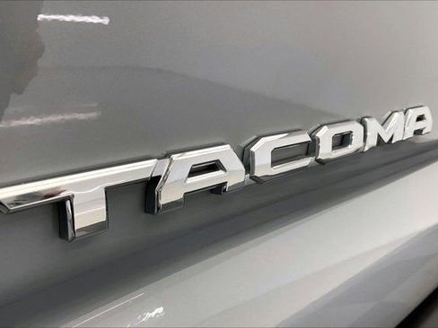 Used 2021 Toyota Tacoma TRD Sport image 32