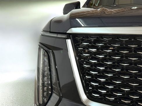 New 2026 Cadillac Escalade ESV Luxury image 9